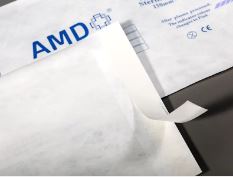 Hvordan bidrar styrken og punkteringsmotstanden til Tyvek til vedlikehold av sterilitet under lagring?